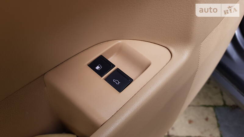 Позашляховик / Кросовер Volkswagen Touareg 2009 в Полтаві