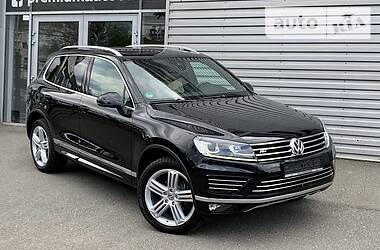 Позашляховик / Кросовер Volkswagen Touareg 2016 в 