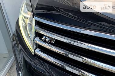 Позашляховик / Кросовер Volkswagen Touareg 2016 в 