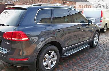Позашляховик / Кросовер Volkswagen Touareg 2011 в 