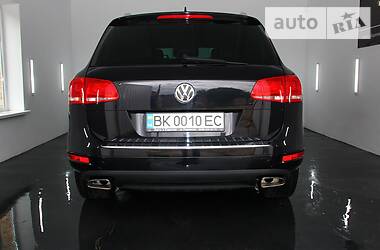 Позашляховик / Кросовер Volkswagen Touareg 2010 в 