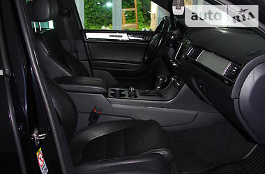 Позашляховик / Кросовер Volkswagen Touareg 2010 в 