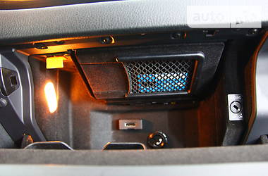 Позашляховик / Кросовер Volkswagen Touareg 2010 в 