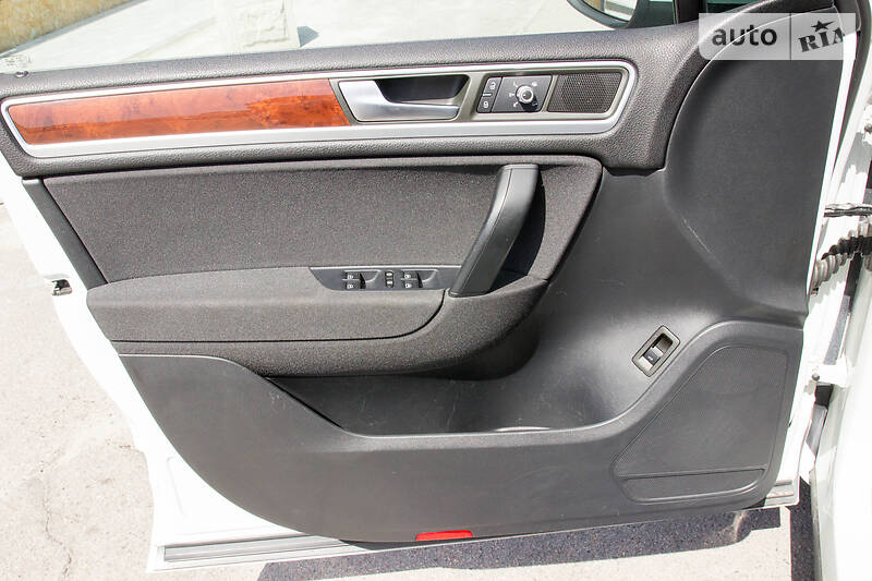 Позашляховик / Кросовер Volkswagen Touareg 2012 в Запоріжжі фото 11 Позашляховик / Кросовер Volkswagen Touareg 2012 в Запоріжжі