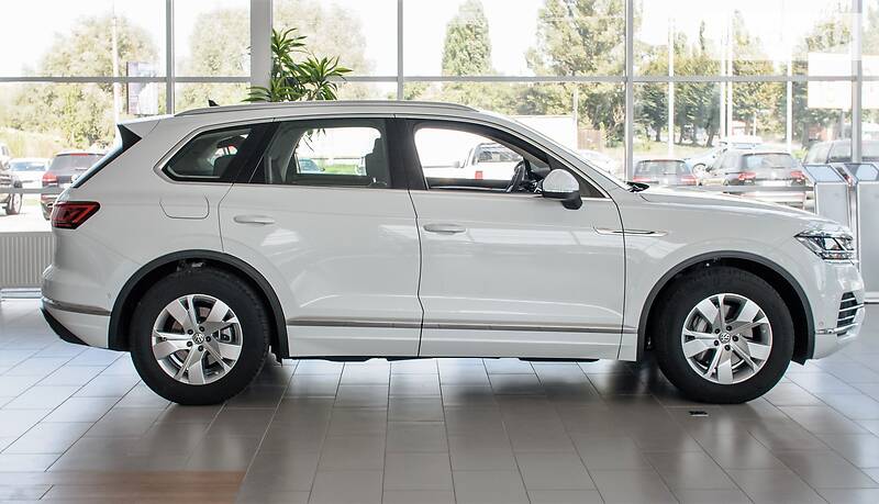 Позашляховик / Кросовер Volkswagen Touareg 2018 в Хмельницькому