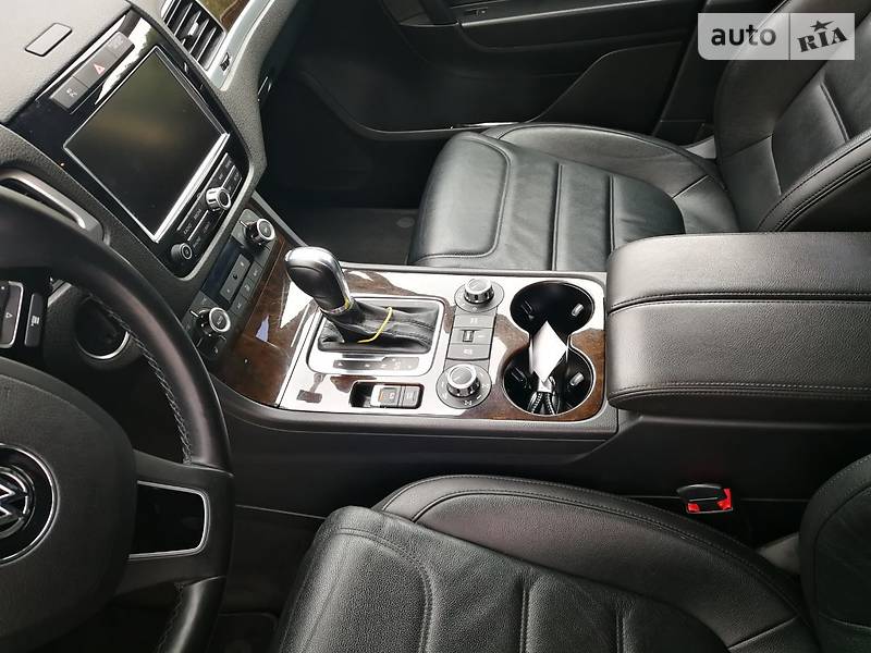 Позашляховик / Кросовер Volkswagen Touareg 2014 в Хмельницькому