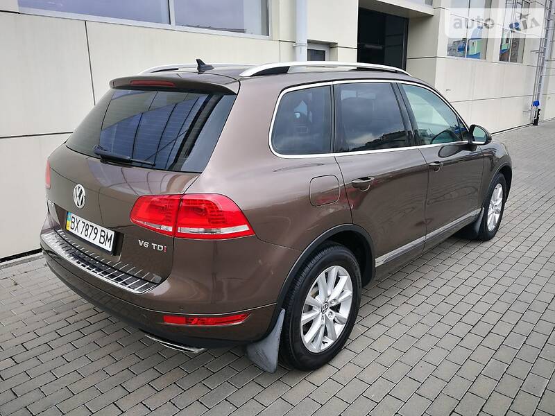 Позашляховик / Кросовер Volkswagen Touareg 2014 в Хмельницькому