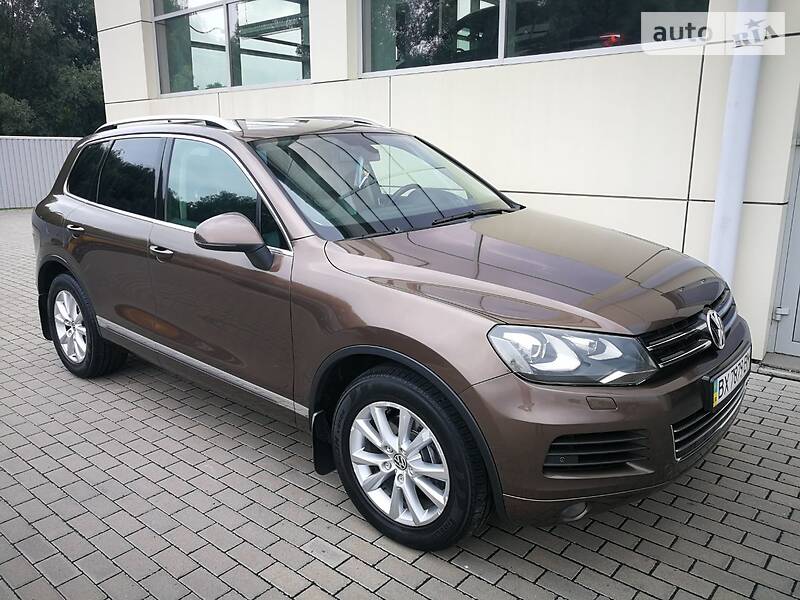 Позашляховик / Кросовер Volkswagen Touareg 2014 в Хмельницькому