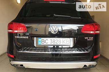 Позашляховик / Кросовер Volkswagen Touareg 2011 в 