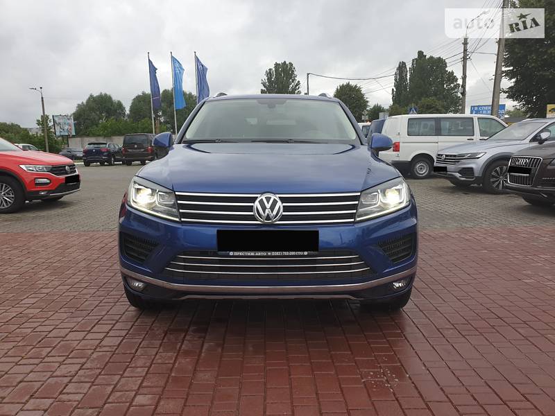 Позашляховик / Кросовер Volkswagen Touareg 2015 в Хмельницькому