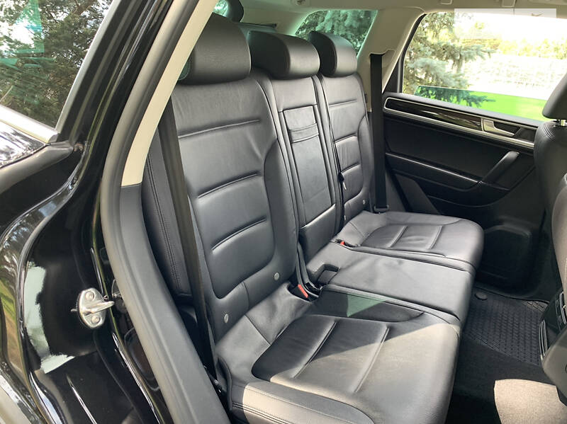 Позашляховик / Кросовер Volkswagen Touareg 2014 в Києві