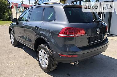 Внедорожник / Кроссовер Volkswagen Touareg 2013 в Тернополе