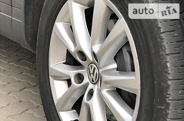 Позашляховик / Кросовер Volkswagen Touareg 2014 в Луцьку