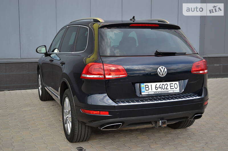 Позашляховик / Кросовер Volkswagen Touareg 2014 в Києві