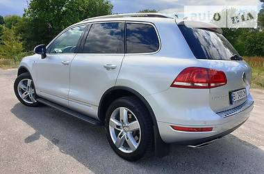 Позашляховик / Кросовер Volkswagen Touareg 2012 в 