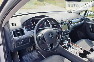 Позашляховик / Кросовер Volkswagen Touareg 2012 в 