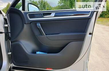 Позашляховик / Кросовер Volkswagen Touareg 2012 в 
