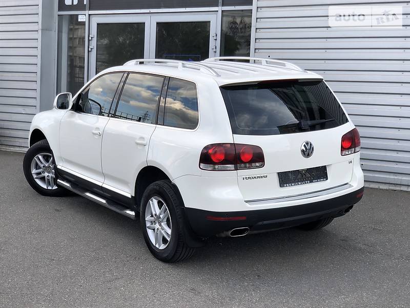 Позашляховик / Кросовер Volkswagen Touareg 2009 в Києві