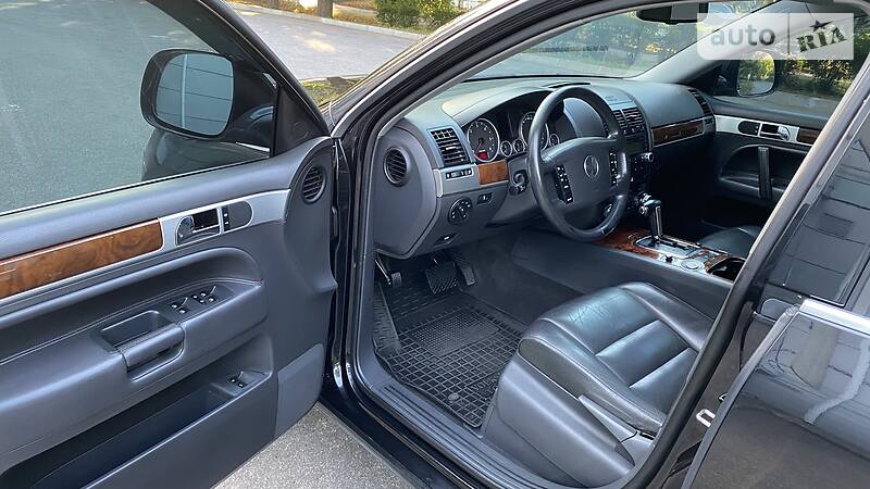 Позашляховик / Кросовер Volkswagen Touareg 2007 в Дніпрі
