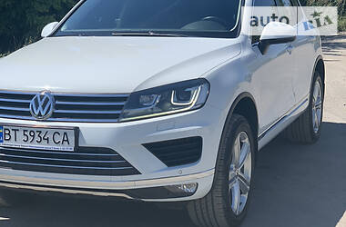 Внедорожник / Кроссовер Volkswagen Touareg 2014 в Херсоне