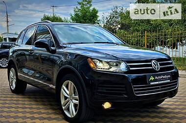 Внедорожник / Кроссовер Volkswagen Touareg 2014 в Николаеве