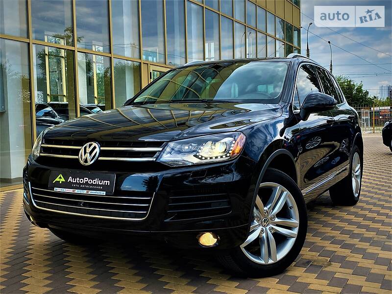 Внедорожник / Кроссовер Volkswagen Touareg 2014 в Николаеве