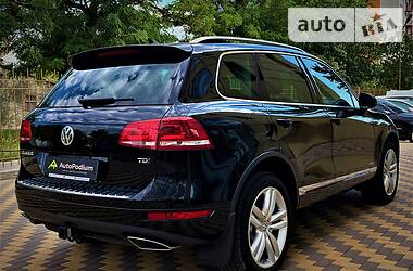 Внедорожник / Кроссовер Volkswagen Touareg 2014 в Николаеве