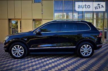 Позашляховик / Кросовер Volkswagen Touareg 2015 в 