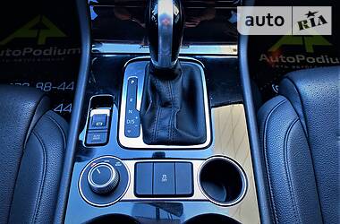 Позашляховик / Кросовер Volkswagen Touareg 2015 в 