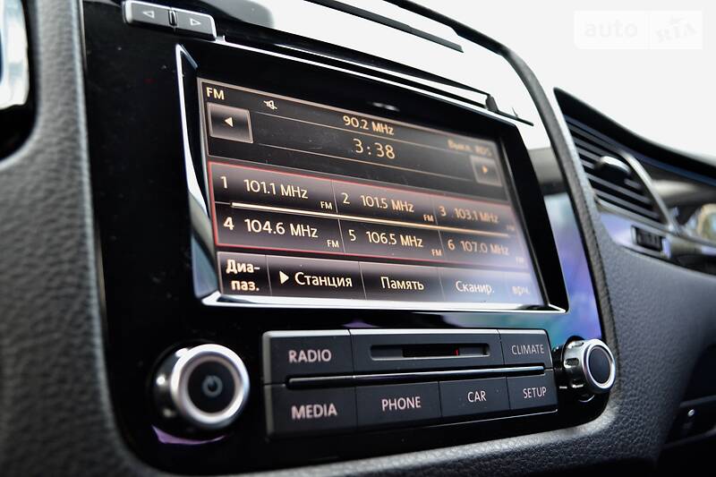 Позашляховик / Кросовер Volkswagen Touareg 2012 в Києві фото 35 Позашляховик / Кросовер Volkswagen Touareg 2012 в Києві