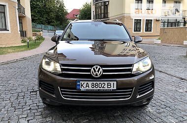 Позашляховик / Кросовер Volkswagen Touareg 2012 в 