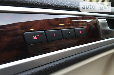 Позашляховик / Кросовер Volkswagen Touareg 2012 в 
