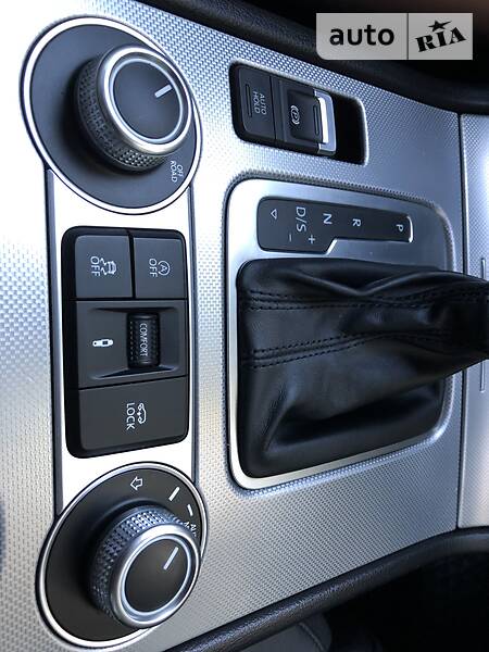 Позашляховик / Кросовер Volkswagen Touareg 2015 в Дрогобичі