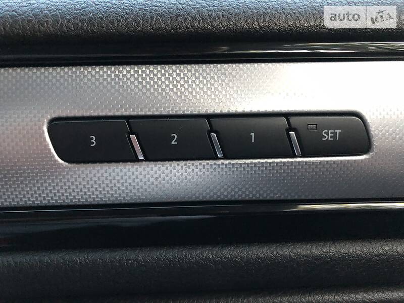 Позашляховик / Кросовер Volkswagen Touareg 2015 в Дрогобичі