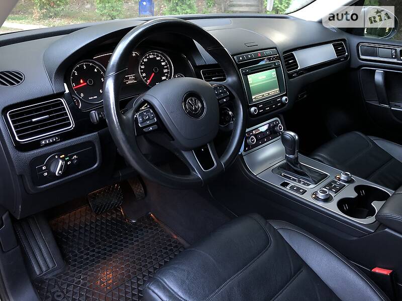 Позашляховик / Кросовер Volkswagen Touareg 2015 в Дрогобичі