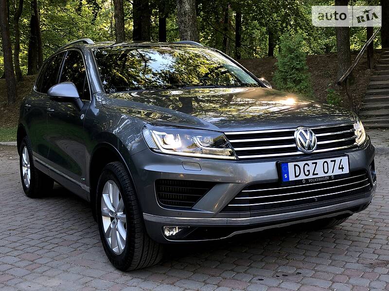 Позашляховик / Кросовер Volkswagen Touareg 2015 в Дрогобичі