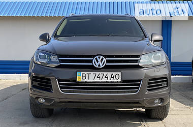 Внедорожник / Кроссовер Volkswagen Touareg 2011 в Новой Каховке