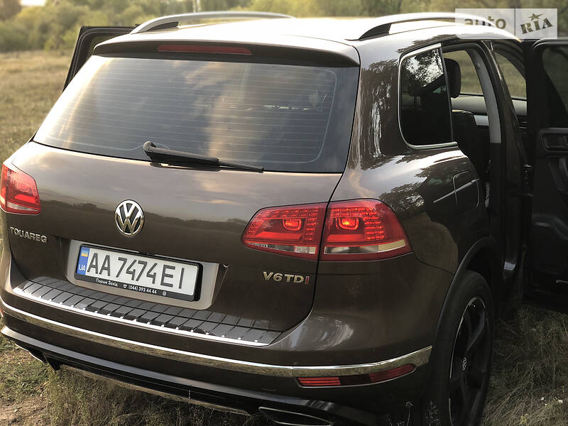 Внедорожник / Кроссовер Volkswagen Touareg 2014 в Киеве