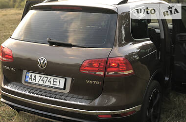 Позашляховик / Кросовер Volkswagen Touareg 2014 в Києві