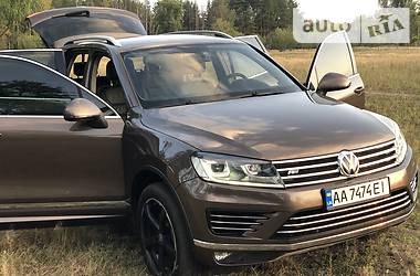 Позашляховик / Кросовер Volkswagen Touareg 2014 в Києві