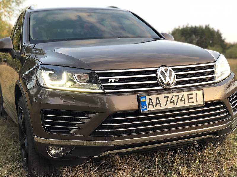 Внедорожник / Кроссовер Volkswagen Touareg 2014 в Киеве