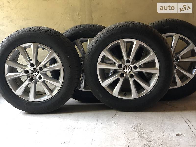 Внедорожник / Кроссовер Volkswagen Touareg 2014 в Киеве