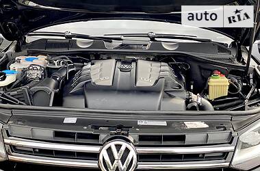 Внедорожник / Кроссовер Volkswagen Touareg 2013 в 