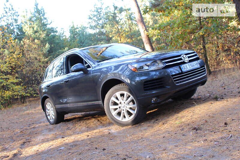 Внедорожник / Кроссовер Volkswagen Touareg 2014 в Харькове