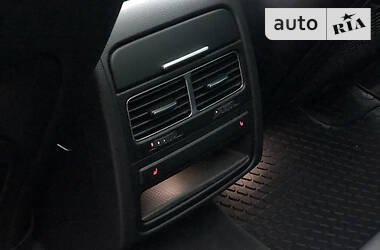 Позашляховик / Кросовер Volkswagen Touareg 2013 в 