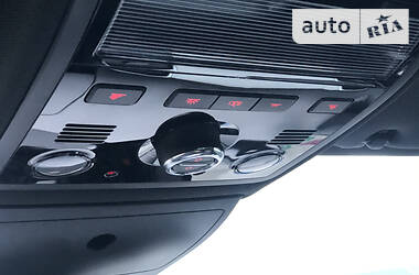 Позашляховик / Кросовер Volkswagen Touareg 2013 в 