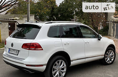 Внедорожник / Кроссовер Volkswagen Touareg 2014 в Одессе