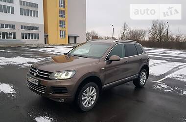 Внедорожник / Кроссовер Volkswagen Touareg 2013 в Ровно