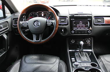 Внедорожник / Кроссовер Volkswagen Touareg 2013 в Николаеве