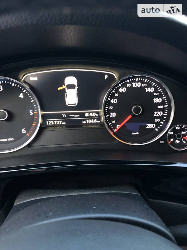 Внедорожник / Кроссовер Volkswagen Touareg 2014 в Киеве